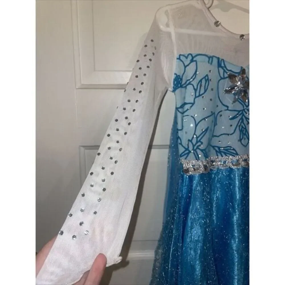 Beautiful Long Blue‎ And White With Sparkle Everywhere Detachable Train